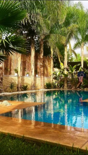 Exotic VIP villa family only -service chambre,Billard,ping-pong,piscine privée chauffée-